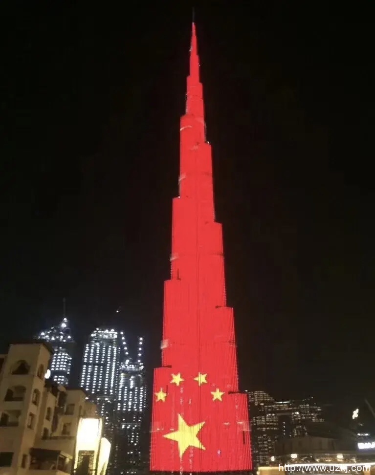 世界第一高塔迪拜塔为武汉亮灯-优众博客